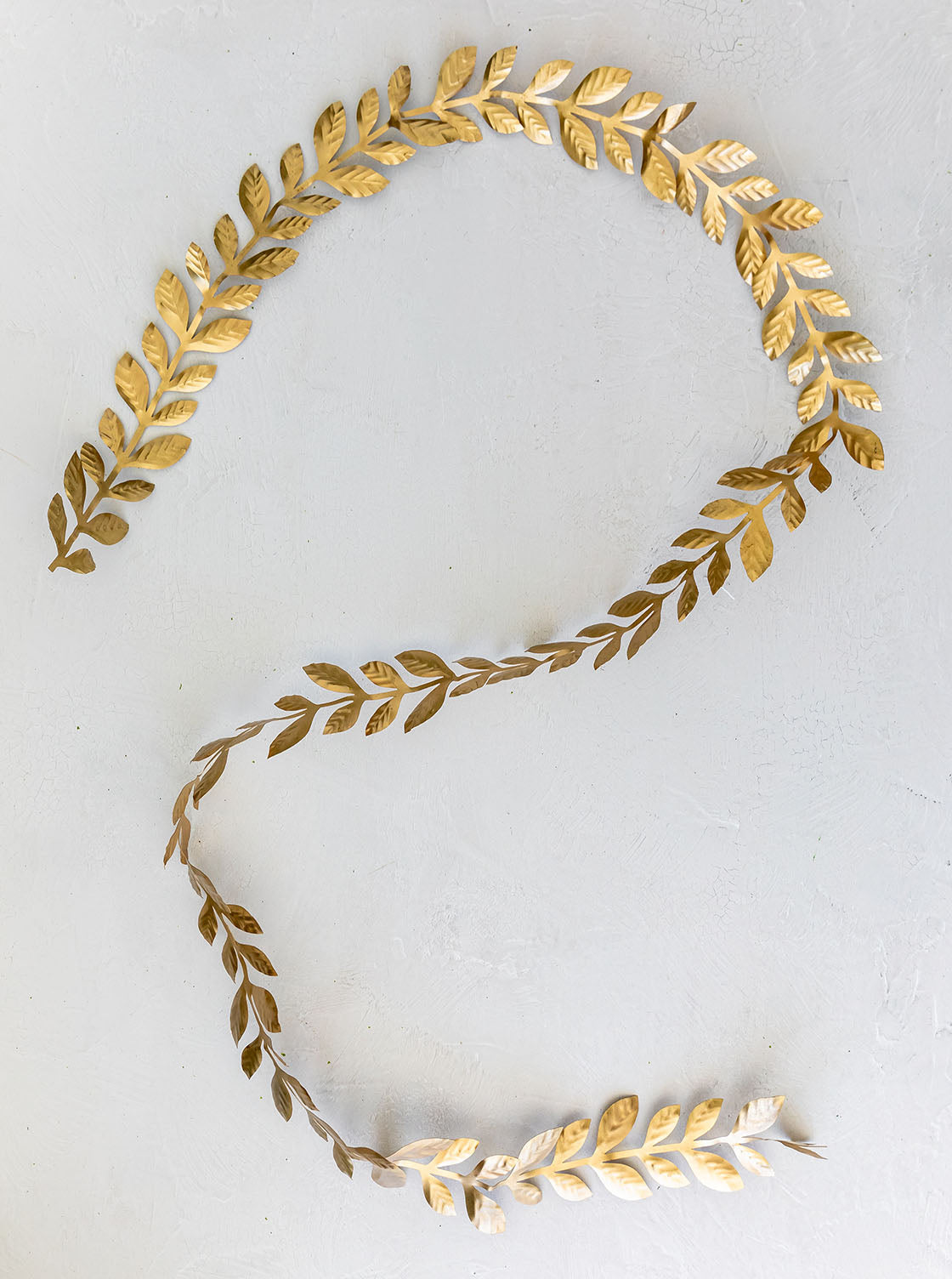 5.5' Brass Laurel Garland