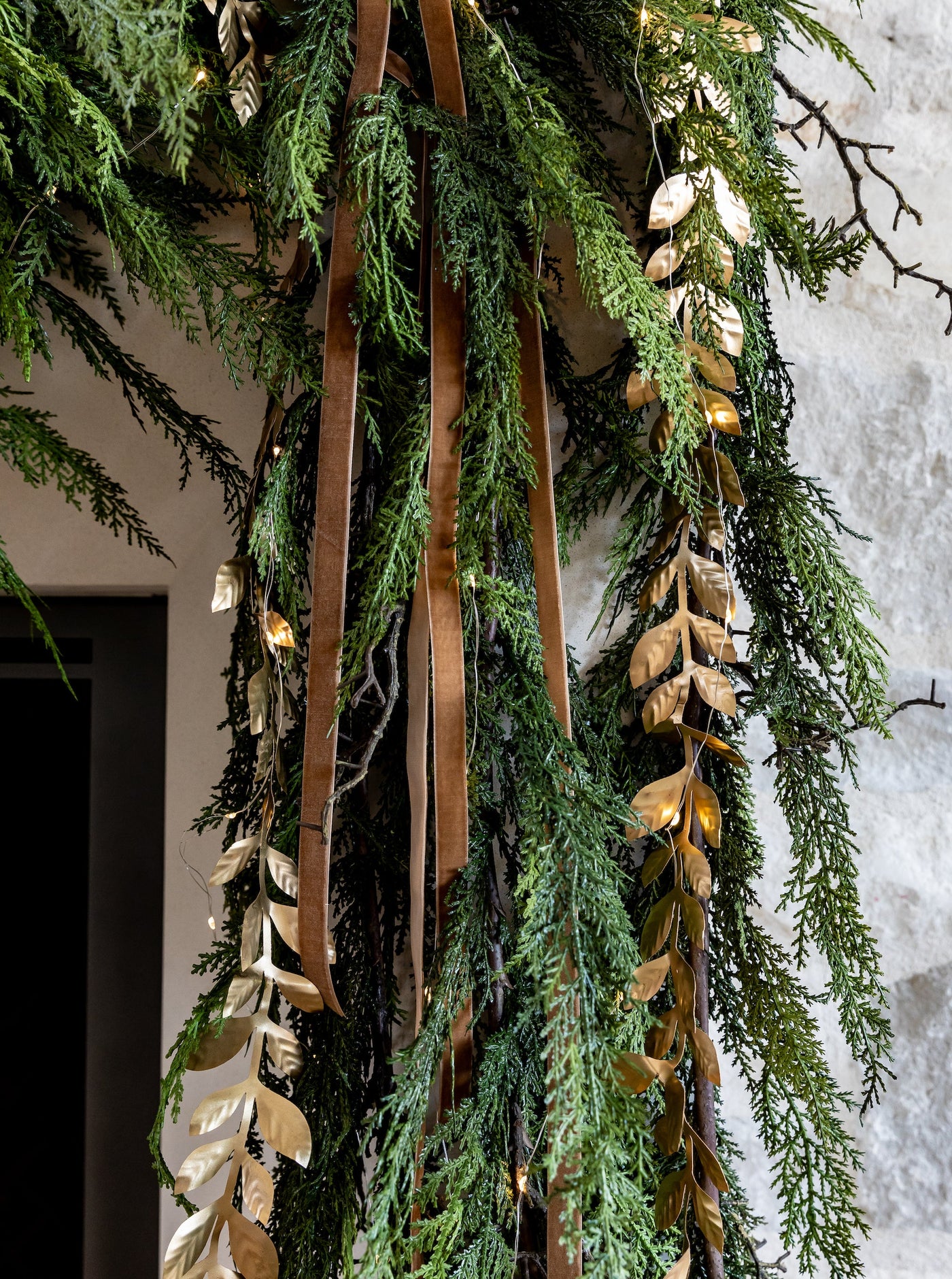 5.5' Brass Laurel Garland